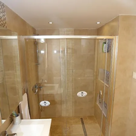 בית נופש Tara